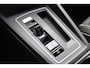 Volkswagen Golf 1.5 eTSI 150pk R-Line DSG Automaat / Panorama Schuifdak / Navigatie Pro / LM 18 inch / Camera / LED IQ