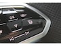 Volkswagen Golf 1.5 eTSI 150pk R-Line DSG Automaat / Panorama Schuifdak / Navigatie Pro / LM 18 inch / Camera / LED IQ