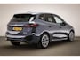 BMW 2-Serie Active Tourer 225e xDrive | Individual Storm Bay metallic | PREMIUM PACK | STUURVERWARMING | DRAADLOZE LADER | CAMERA