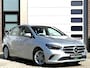 Mercedes-Benz B-klasse 180 Business Sol Luxury Automaat | Uniek 44000KM! | Navigatie | Camera | Leder Sport Int | Rij - Park Assist | Intellig licht syst | 16"LM Velgen | Mod 2020 | 1e Eigenaar!