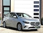 Mercedes-Benz B-klasse 180 Business Sol Luxury Automaat | Uniek 44000KM! | Navigatie | Camera | Leder Sport Int | Rij - Park Assist | Intellig licht syst | 16"LM Velgen | Mod 2020 | 1e Eigenaar!