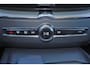 Volvo XC60 T6 Recharge AWD Plus Bright - Panorama/schuifdak - IntelliSafe Assist & Surround - 360º Camera - Harman/Kardon audio - Adaptieve LED koplampen - Verwarmde voorstoelen, stuur & achterbank - Parkeersensoren voor & achter - Elektr. bedienb. voorstoelen met geheugen - Head up display - Extra getint glas - Draadloze tel. lader - Elektr. inklapbare trekhaak - 20' LMV