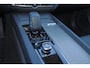 Volvo XC60 T6 Recharge AWD Plus Bright - Panorama/schuifdak - IntelliSafe Assist & Surround - 360º Camera - Harman/Kardon audio - Adaptieve LED koplampen - Verwarmde voorstoelen, stuur & achterbank - Parkeersensoren voor & achter - Elektr. bedienb. voorstoelen met geheugen - Head up display - Extra getint glas - Draadloze tel. lader - Elektr. inklapbare trekhaak - 20' LMV