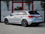 Audi A3 Sportback 1.0 TFSI Sport Pro S Line | Navigatie | Stoelverwarming | Climate Control | Cruise Control | 3x S-Line | Metallic Lak | Privacy Glas | Parkeersensoren | LED Koplampen | Lichtmetalen Velgen |