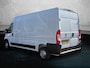 Peugeot Boxer 333 2.2 BlueHDi 140pk L3H2 Premium | Airco | Cruise Control | 3-Zits