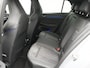 Volkswagen Golf 1.5 eTSI R-Line Edition DSG / Sfeerverlichting / Camera