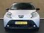 Toyota Aygo X 1.0 VVT-i MT JBL - ORIGINEEL NEDERLANDSE AUTO - AFKOMSTIG VAN 1E EIGENAAR - NAVIGATIE - JBL AUDIO - VOORSTOELEN VERWARMD - CAMERA - ADAPTIEVE CRUISE CONTROL - TWO TONE LAK - DONKER GETINTE RAMEN ACHTER - PARKEERSENSOREN VOOR/ ACHTER - MISTLAMPEN VOOR - CLIMATE CONTROL