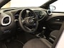 Toyota Aygo X 1.0 VVT-i MT JBL - ORIGINEEL NEDERLANDSE AUTO - AFKOMSTIG VAN 1E EIGENAAR - NAVIGATIE - JBL AUDIO - VOORSTOELEN VERWARMD - CAMERA - ADAPTIEVE CRUISE CONTROL - TWO TONE LAK - DONKER GETINTE RAMEN ACHTER - PARKEERSENSOREN VOOR/ ACHTER - MISTLAMPEN VOOR - CLIMATE CONTROL