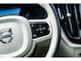 Volvo XC60 2.0 T8 Twin Engine AWD Inscription | Harman/Kardon | Power Seats | Stoelverwarming | BLIS | Volvo On Call | Sensoren voor + achter | 360 graden camera |