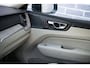 Volvo XC60 2.0 T8 Twin Engine AWD Inscription | Harman/Kardon | Power Seats | Stoelverwarming | BLIS | Volvo On Call | Sensoren voor + achter | 360 graden camera |