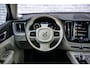 Volvo XC60 2.0 T8 Twin Engine AWD Inscription | Harman/Kardon | Power Seats | Stoelverwarming | BLIS | Volvo On Call | Sensoren voor + achter | 360 graden camera |