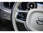 Volvo XC60 2.0 T8 Twin Engine AWD Inscription | Harman/Kardon | Power Seats | Stoelverwarming | BLIS | Volvo On Call | Sensoren voor + achter | 360 graden camera |