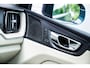 Volvo XC60 2.0 T8 Twin Engine AWD Inscription | Harman/Kardon | Power Seats | Stoelverwarming | BLIS | Volvo On Call | Sensoren voor + achter | 360 graden camera |