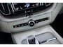 Volvo XC60 2.0 T8 Twin Engine AWD Inscription | Harman/Kardon | Power Seats | Stoelverwarming | BLIS | Volvo On Call | Sensoren voor + achter | 360 graden camera |