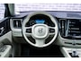 Volvo XC60 2.0 T8 Twin Engine AWD Inscription | Harman/Kardon | Power Seats | Stoelverwarming | BLIS | Volvo On Call | Sensoren voor + achter | 360 graden camera |