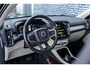Volvo XC40 T5 Recharge R-Design | Navigatie | Stoel-/Stuurverwarming | Dodehoekdetectie | Panoramadak | Adaptieve Cruise Control | High Performance Audio | Camera | LED Koplampen | Park Assist | Volvo On Call | 19" LM