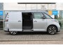 Volkswagen ID. Buzz Cargo ID.Buzz Cargo Bulli Edition 79kWh 250kW / 340PK 4Motion | App-Connect draadloos | Hoge scheidingswand met vaste ruit en doorlaadfunctie incl dimmende binnenspiegel | Koplampverlichting LED Matrix ('IQ.Light')
