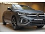 Volkswagen T-Roc Cabrio 1.5TSI/150pk R-Line Edition Grey|2023|Leder|Navi|Matrix-LED|Trekhaak|414/999|Virtual Cockpit|19"LMV|Keyless|Beats|VOL!