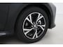 Toyota Yaris 1.5 Hybrid 115 Dynamic | €3.000,- Korting | Apple Carplay / Android Auto | Dodehoek detectie | Parkeersensoren voor/achter | Stoel-/stuurverwarming | Adaptive Cruise | Clima | Keyless | Camera | 16 inch