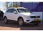 Volkswagen Tiguan 1.4 TSI Connected Series / Panorama / Stoelverwarm. / Navi / ACC / ECC /Elek-klep+trekhaak = PARELMOER WIT !!
