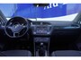 Volkswagen Tiguan 1.4 TSI Connected Series / Panorama / Stoelverwarm. / Navi / ACC / ECC /Elek-klep+trekhaak = PARELMOER WIT !!