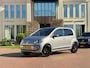 Volkswagen Up! 1.0 groove up! BlueMotion - Fender instalatie - Cruise - Panoramadak