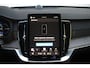 Volvo XC90 T8 Plug-in hybrid AWD Ultra Dark | 22" Velgen | Gelaagde Ruiten Rondom | Panoramisch Schuif-/Kanteldak | Wegklapbare Trekhaak | Luchtvering | Verwarmbare voorstoelen met massagefunctie en ventilatie | Bowers & Wilkins High End Audio | Head-up display | 360 Camera |