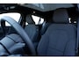 Volvo EC40 Single Motor Extended Range Plus 82 kWh Panoramadak | Adaptieve cruise control | Premium audio by Harman Kardon | Verwarmbare voorstoelen&stuurwiel | 360 graden camera | Keyless | Warmtepomp | Apple carplay/Android auto