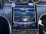Mercedes-Benz C-klasse Estate 300 e Star Edition AMG Line 18"/Panoramadak/Trekhaak/Stuur + stoelverwarming/Adaptieve cruise/Dodehoek/Sfeerverlichting premium/Elektrische klep/Apple Carplay & Android Auto