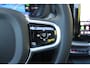 Volvo XC60 T6 Plug-in hybrid AWD Plus Dark | Panoramisch Schuif-/Kanteldak | Adaptive Cruise & Pilot Assist | Verwarmbare voorstoelen + achterbank | 360 Camera | Apple carplay/Android auto | Verwarmbaar stuurwiel | Wegklapbare Trekhaak |