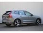 Volvo XC60 T6 Plug-in hybrid AWD Plus Dark | Panoramisch Schuif-/Kanteldak | Adaptive Cruise & Pilot Assist | Verwarmbare voorstoelen + achterbank | 360 Camera | Apple carplay/Android auto | Verwarmbaar stuurwiel | Wegklapbare Trekhaak |