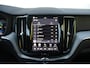 Volvo XC60 T6 Plug-in hybrid AWD Plus Dark | Panoramisch Schuif-/Kanteldak | Adaptive Cruise & Pilot Assist | Verwarmbare voorstoelen + achterbank | 360 Camera | Apple carplay/Android auto | Verwarmbaar stuurwiel | Wegklapbare Trekhaak |