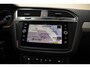 Volkswagen Tiguan 1.5 TSI ACT Comfortline Business Aut. [ Navigatie Adapt.cruise PDC Elek.klep ]