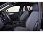 Volvo XC40 B3 Plus Black Edition - Panorama/schuifdak - IntelliSafe Assist & Surround - 360º Camera - Harman/Kardon audio - Verwarmde voorstoelen & stuur - Parkeersensoren voor & achter - Elektr. bedienb. voorstoelen met geheugen links - Draadloze tel. lader - Extra getint glas - 20' LMV