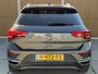 Volkswagen T-Roc 1.0 TSI Style Navigatiesysteem | Achteruitrijcamera | 17 inch velgen | Climate control | Cruise control adaptief | Afwijkende dakkleur | DAB ontvanger | Apple Carplay/Android Auto | Getint glas | Parkeersensoren voor en achter