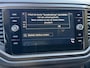 Volkswagen T-Roc 1.0 TSI Style Navigatiesysteem | Achteruitrijcamera | 17 inch velgen | Climate control | Cruise control adaptief | Afwijkende dakkleur | DAB ontvanger | Apple Carplay/Android Auto | Getint glas | Parkeersensoren voor en achter