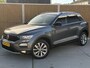 Volkswagen T-Roc 1.0 TSI Style Navigatiesysteem | Achteruitrijcamera | 17 inch velgen | Climate control | Cruise control adaptief | Afwijkende dakkleur | DAB ontvanger | Apple Carplay/Android Auto | Getint glas | Parkeersensoren voor en achter