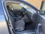 Volkswagen T-Roc 1.0 TSI Style Navigatiesysteem | Achteruitrijcamera | 17 inch velgen | Climate control | Cruise control adaptief | Afwijkende dakkleur | DAB ontvanger | Apple Carplay/Android Auto | Getint glas | Parkeersensoren voor en achter