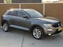 Volkswagen T-Roc 1.0 TSI Style Navigatiesysteem | Achteruitrijcamera | 17 inch velgen | Climate control | Cruise control adaptief | Afwijkende dakkleur | DAB ontvanger | Apple Carplay/Android Auto | Getint glas | Parkeersensoren voor en achter