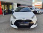 Toyota Yaris 1.5 Hybrid 115 DYNAMIC VOORRAAD VOORDEEL! VAN €32.885 VOOR €29.900! NIEUW! STOEL/STUURVERW PARK-SENSOREN BLIND SPOT NAVI KEYLESS LM-VELGEN CAMERA APPLE/ANDROID