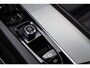 Volvo XC60 2.0 T8 Plug-in Hybrid AWD R-Design | Long Range | Luchtvering | Trekhaak | Bowers & Wilkins Audio | Lichtmetalen Velgen 22 inch | LED Koplampen Adaptief | Panorama dak | 360 Graden Camera | Head-up Display |