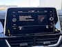 Volkswagen T-Roc 1.5 TSI R-Line Business+ Automaat | Stoelverwarming | Climate control | Cruise control adaptief | Virtual cockpit | LED koplampen | Apple CarPlay/Android Auto | Parkeersensoren voor en achter | Achteruitrijcamera