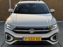 Volkswagen T-Roc 1.5 TSI R-Line Business+ Automaat | Stoelverwarming | Climate control | Cruise control adaptief | Virtual cockpit | LED koplampen | Apple CarPlay/Android Auto | Parkeersensoren voor en achter | Achteruitrijcamera