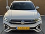 Volkswagen T-Roc 1.5 TSI R-Line Business+ Automaat | Stoelverwarming | Climate control | Cruise control adaptief | Virtual cockpit | LED koplampen | Apple CarPlay/Android Auto | Parkeersensoren voor en achter | Achteruitrijcamera