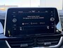 Volkswagen T-Roc 1.5 TSI R-Line Business+ Automaat | Stoelverwarming | Climate control | Cruise control adaptief | Virtual cockpit | LED koplampen | Apple CarPlay/Android Auto | Parkeersensoren voor en achter | Achteruitrijcamera