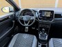 Volkswagen T-Roc 1.5 TSI R-Line Business+ Automaat | Stoelverwarming | Climate control | Cruise control adaptief | Virtual cockpit | LED koplampen | Apple CarPlay/Android Auto | Parkeersensoren voor en achter | Achteruitrijcamera