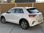 Volkswagen T-Roc 1.5 TSI R-Line Business+ Automaat | Stoelverwarming | Climate control | Cruise control adaptief | Virtual cockpit | LED koplampen | Apple CarPlay/Android Auto | Parkeersensoren voor en achter | Achteruitrijcamera