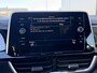 Volkswagen T-Roc 1.5 TSI R-Line Business+ Automaat | Stoelverwarming | Climate control | Cruise control adaptief | Virtual cockpit | LED koplampen | Apple CarPlay/Android Auto | Parkeersensoren voor en achter | Achteruitrijcamera