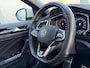 Volkswagen T-Roc 1.5 TSI R-Line Business+ Automaat | Stoelverwarming | Climate control | Cruise control adaptief | Virtual cockpit | LED koplampen | Apple CarPlay/Android Auto | Parkeersensoren voor en achter | Achteruitrijcamera