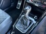 Volkswagen T-Roc 1.5 TSI R-Line Business+ Automaat | Stoelverwarming | Climate control | Cruise control adaptief | Virtual cockpit | LED koplampen | Apple CarPlay/Android Auto | Parkeersensoren voor en achter | Achteruitrijcamera
